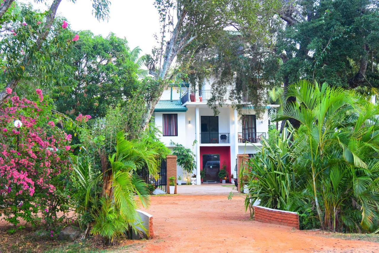 Hotel Moonstone Anuradhapura Esterno foto