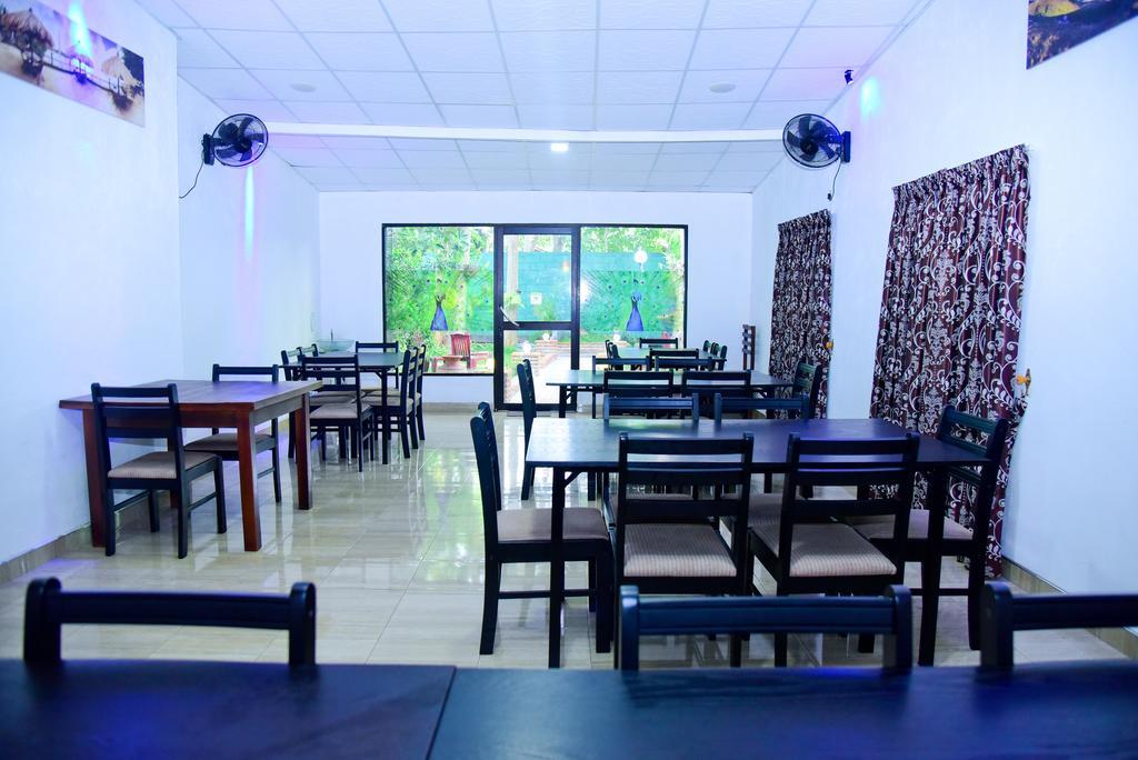 Hotel Moonstone Anuradhapura Esterno foto