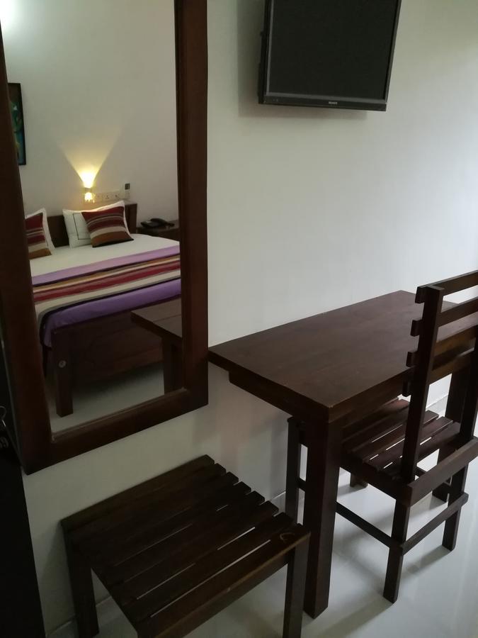 Hotel Moonstone Anuradhapura Esterno foto