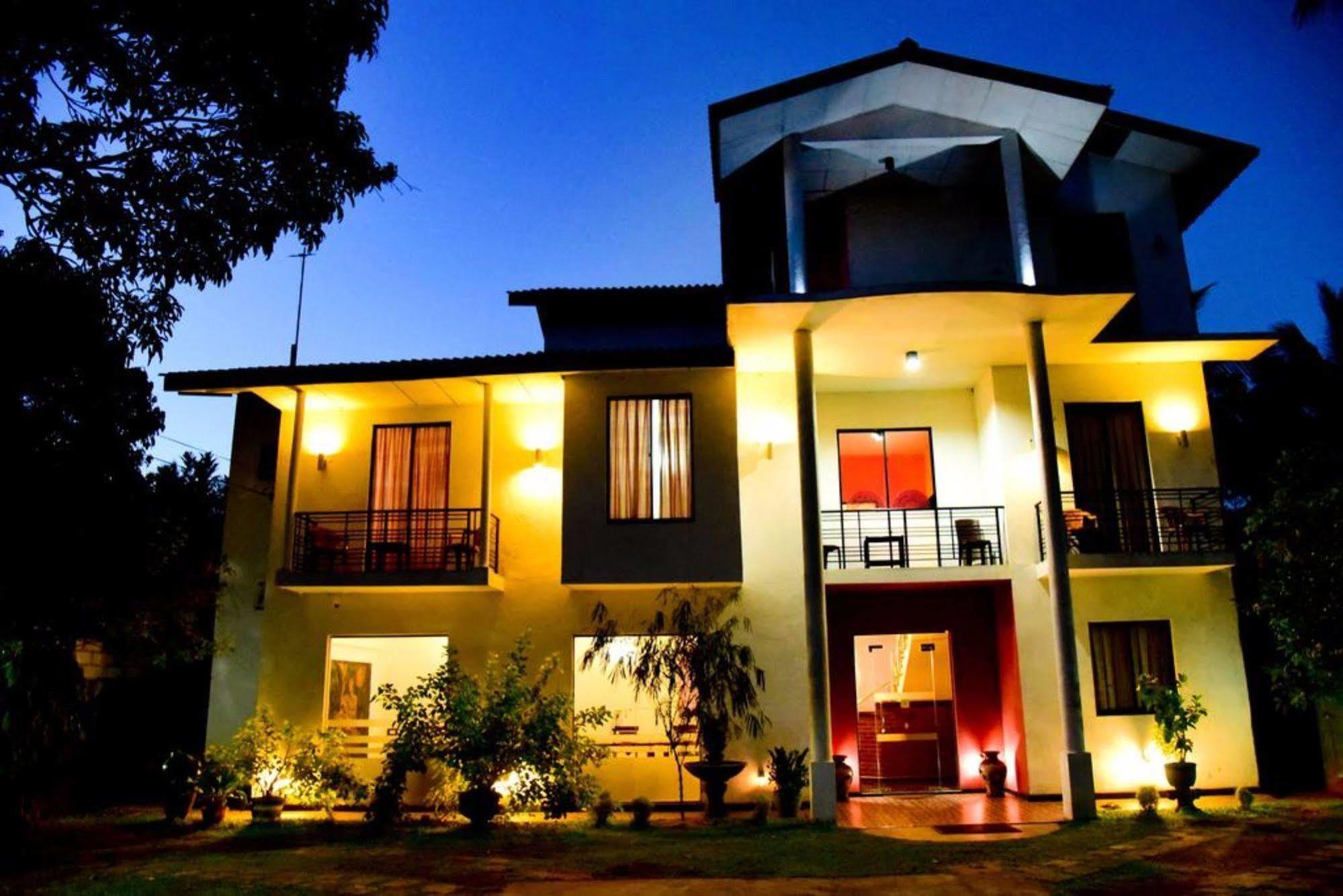 Hotel Moonstone Anuradhapura Esterno foto