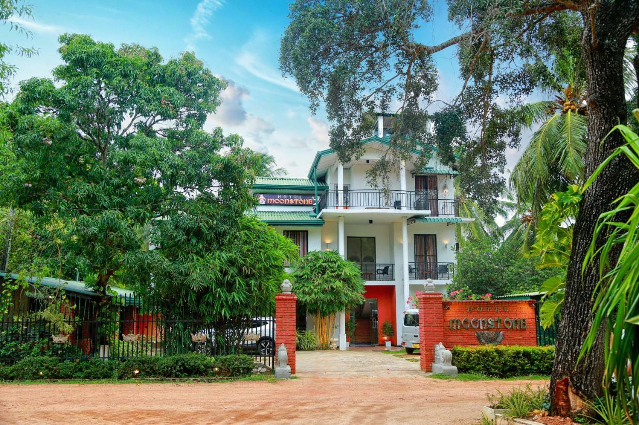 Hotel Moonstone Anuradhapura Esterno foto